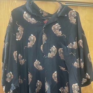 Button up black shirt with tigers